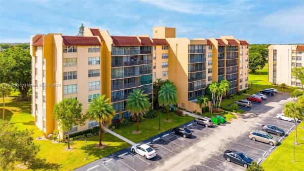 Environ 2, 3821 Environ Blvd #703, Lauderhill, Florida 33319, image 1