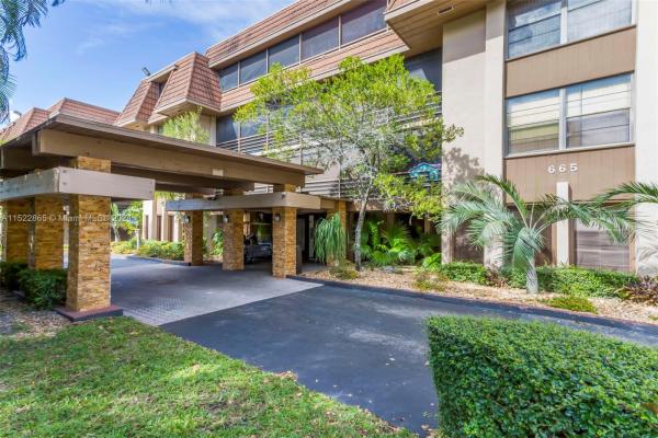 Coco Wood, 665 NE 195th St #420, Ives Estates, Florida 33179, image 3