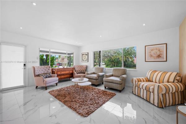 Placido Place, 101 NE 16th Ct, Fort Lauderdale, Florida 33305, image 3