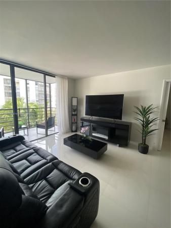 Biscaya, 20400 W Country Club Dr #512, Aventura, Florida 33180, image 3