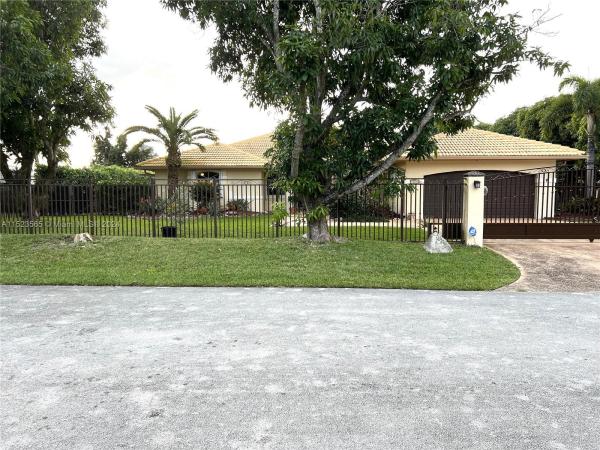 Country Grove South, 19604 SW 128th Ct, South Miami Heights, Florida 33177, image 3