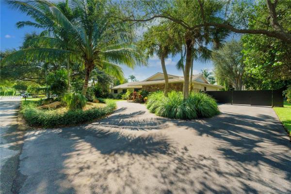 Kings Bay Pines, 7420 SW 144th Ter, Palmetto Bay, Florida 33158, image 1