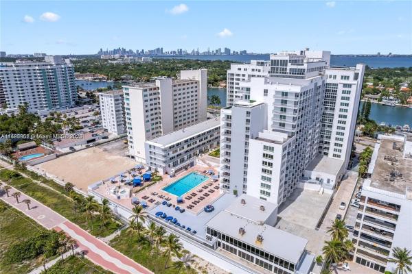 The Carriage House, 5401 Collins Ave #139, Miami Beach, Florida 33140, image 1