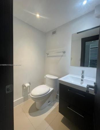 The Carriage House, 5401 Collins Ave #139, Miami Beach, Florida 33140, image 3