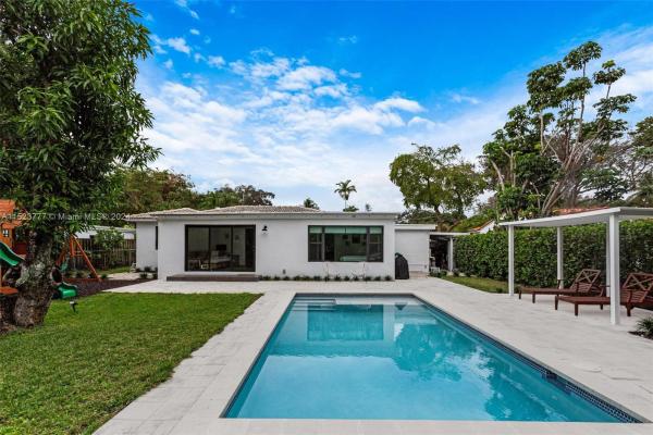 Berna Gilda, 11001 NE 9th Ave, Biscayne Park, Florida 33161, image 1