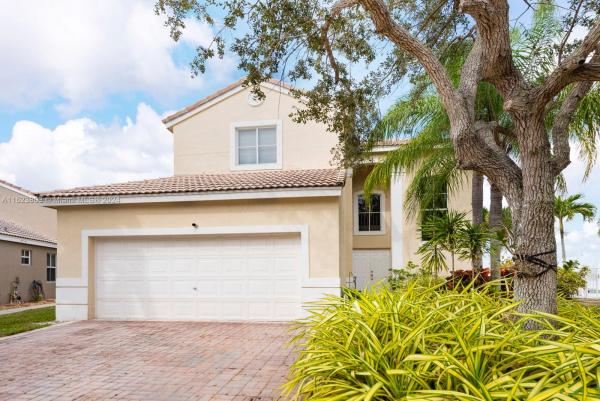 Savannah Falls, 972 N Savannah Falls Dr, Weston, Florida 33327, image 2