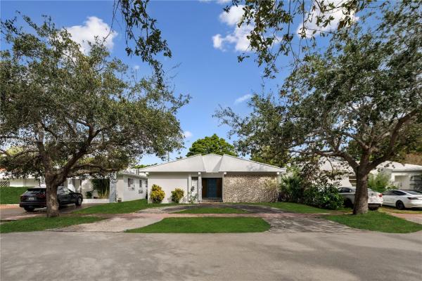 Oceanside Isle Of Normandy, 1113 Biarritz Dr, Miami Beach, Florida 33141, image 1