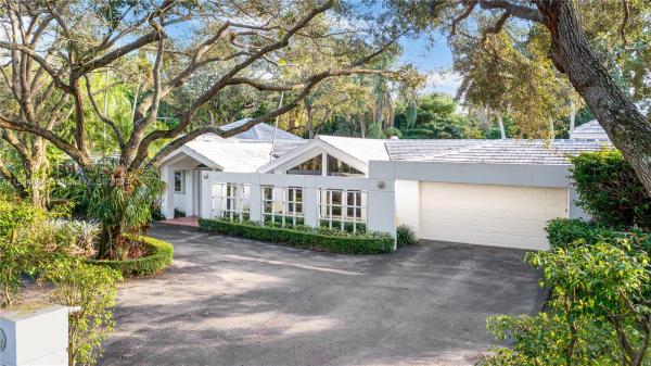 Hallmark Heights Estates, 6600 SW 129th Ter, Pinecrest, Florida 33156, image 1