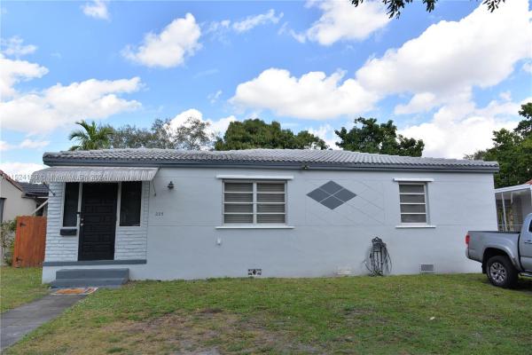 Country Club Estates, 225 Lafayette Dr, Miami Springs, Florida 33166, image 2