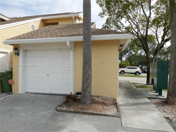 The Park At Tanglewood Lakes, 9541 SW 2nd Ct #106, Pembroke Pines, Florida 33025, image 2