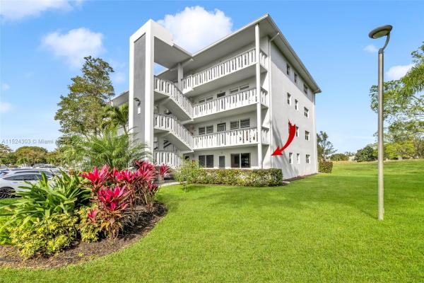 Lyndhurst, 1014 Lyndhurst H, Deerfield Beach, Florida 33442, image 2
