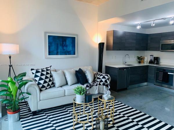 Centro, 151 SE 1st St #2907, Miami, Florida 33131, image 1