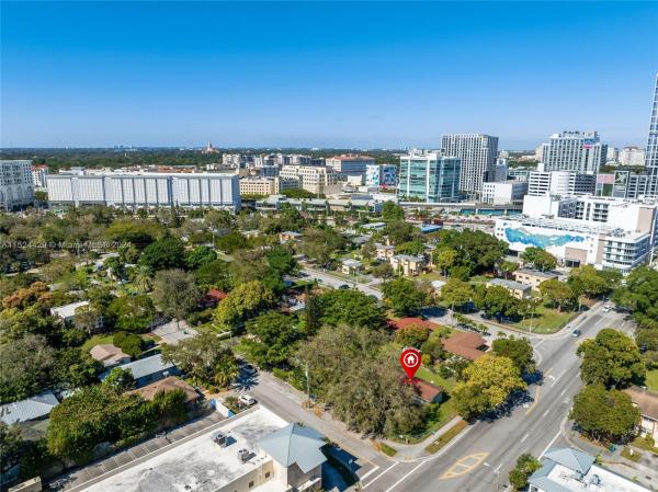 Percival Gardens, 3701 Oak Ave, Miami, Florida 33133, image 1