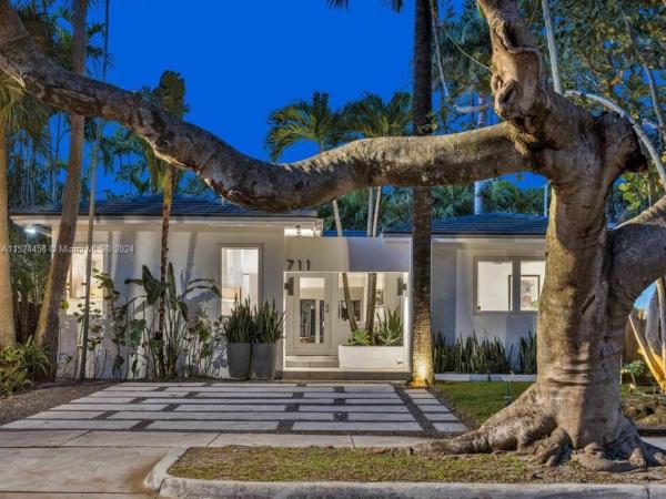 Aqua Marine, 711 NE 75th St, Miami, Florida 33138, image 1