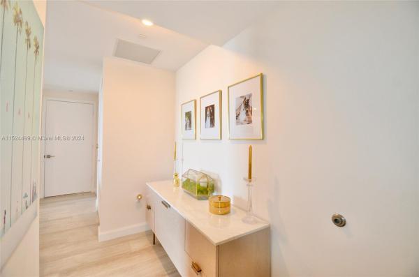 Brickell Heights East, 45 SW 9th St #3209, Miami, Florida 33130, image 3