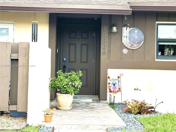 Devon Aire Villas, 12326 SW 111th S Canal St Rd #12326, The Crossings, Florida 33186, image 3