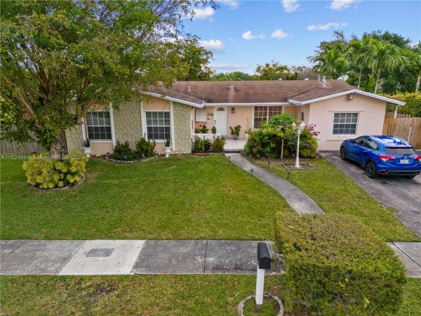 Devon Aire Estates, 12121 SW 106th St, The Crossings, Florida 33186, image 1
