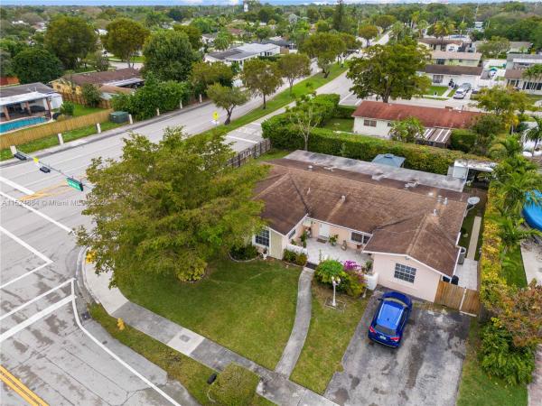 Devon Aire Estates, 12121 SW 106th St, The Crossings, Florida 33186, image 2