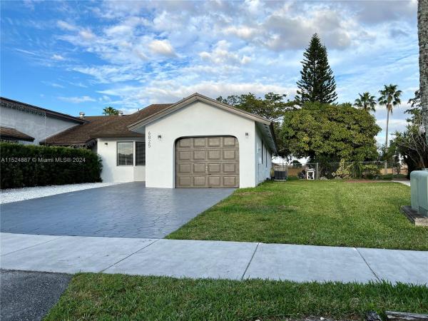 Westwind Lakes Twin Villas, 6825 SW 154th Ct, Kendall West, Florida 33193, image 2
