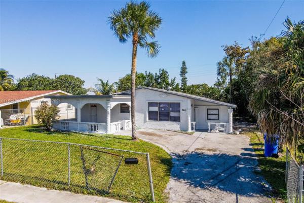 Park Plaza, 660 SW 28th Dr, Fort Lauderdale, Florida 33312, image 1