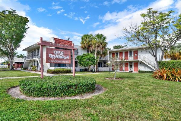 Casa Granada, 8701 SW 141st St #H6, Palmetto Bay, Florida 33176, image 1