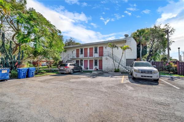 Casa Granada, 8701 SW 141st St #H6, Palmetto Bay, Florida 33176, image 2