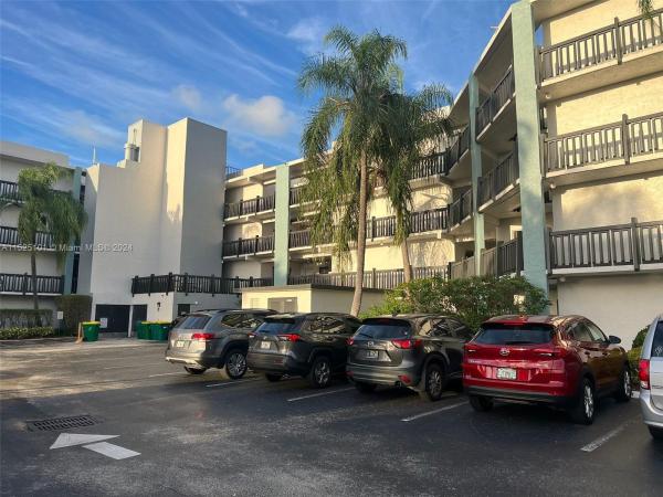 Manaranda Village, 1021 Mockingbird Ln #403, Plantation, Florida 33324, image 3
