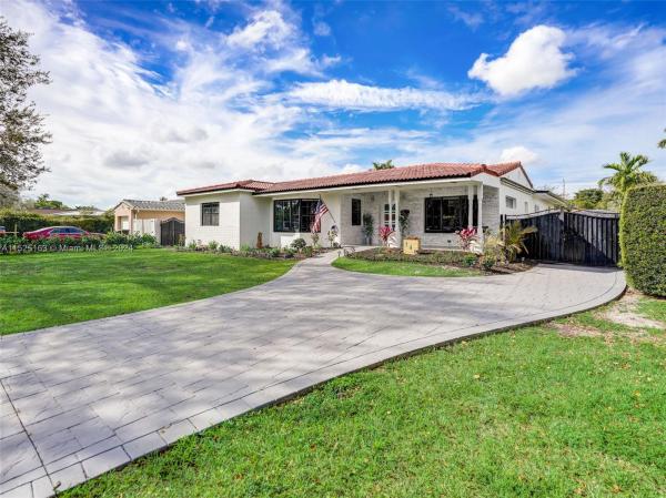 Hialeah Golf Course, 140 Pocatella St, Miami Springs, Florida 33166, image 1