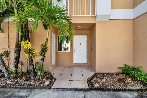 Weitzer Serena Lakes Townhomes, 14116 SW 179th Ter, Richmond West, Florida 33177, image 3