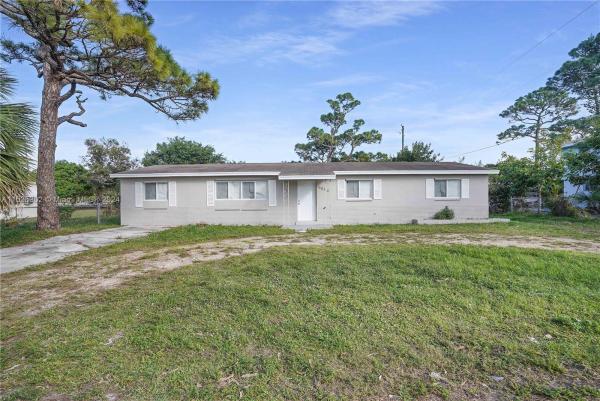 Bryn Mawr, 5050 Jeffery Ave, Mangonia Park, Florida 33407, image 1