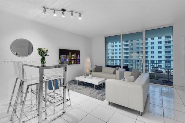 Courvoisier Courts, 701 Brickell Key Blvd #1508, Miami, Florida 33131, image 2