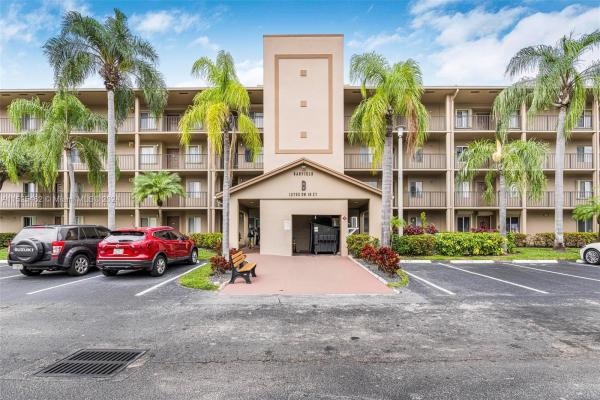 Garfield At Century Village, 12755 SW 16th Ct #205B, Pembroke Pines, Florida 33027, image 2