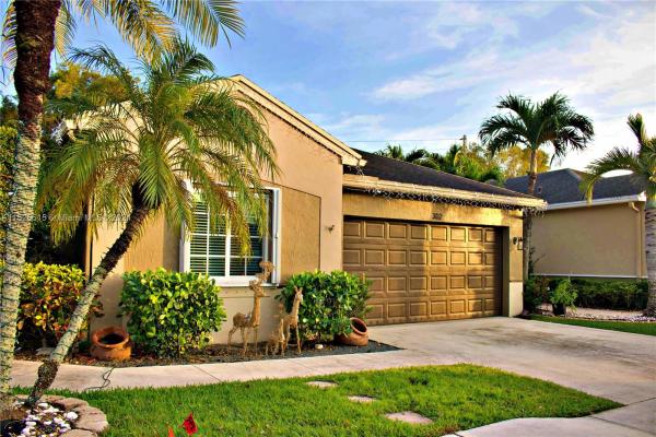 Riverbend, 302 E Riverbend Dr, Sunrise, Florida 33326, image 2
