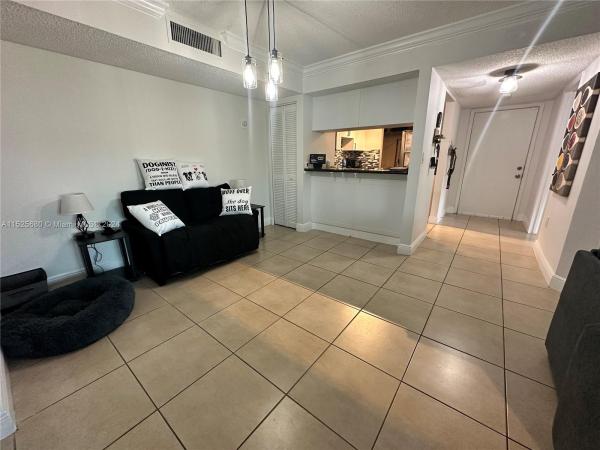 Palm Cove, 10765 SW 108th Ave #101, Kendall, Florida 33176, image 3