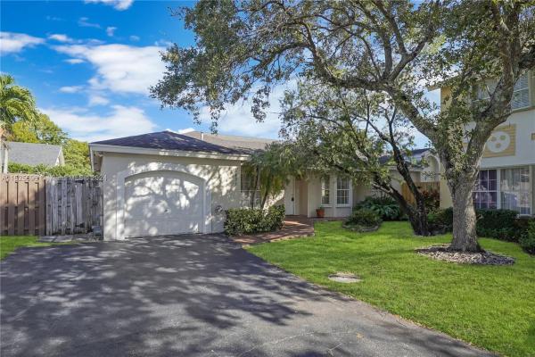 Patio Homes Of Doral Pines, 5651 NW 100th Ct, Doral, Florida 33178, image 1