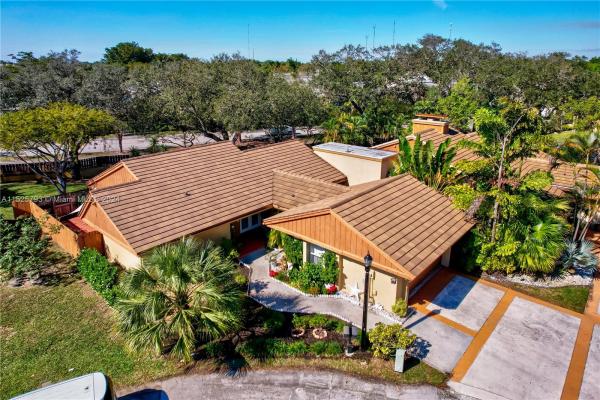 Sky Lake Villas, 19915 NE 10th Place Way, Ives Estates, Florida 33179, image 1