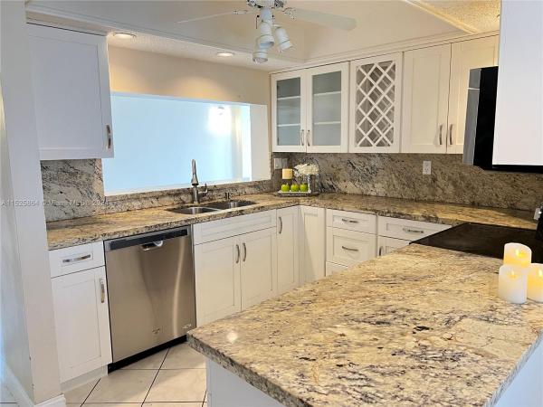 Sabal Palm Of Pine Island Ridge, 1830 Sabal Palm Dr #406, Davie, Florida 33324, image 3