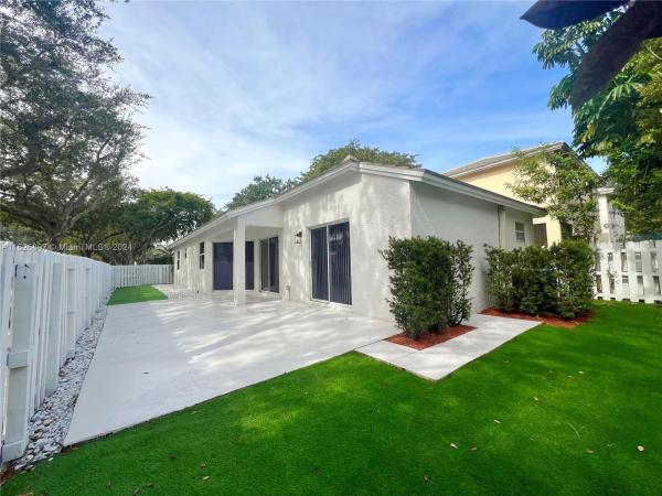 Quatraine At Jacaranda, 9833 NW 9th Ct, Plantation, Florida 33324, image 1
