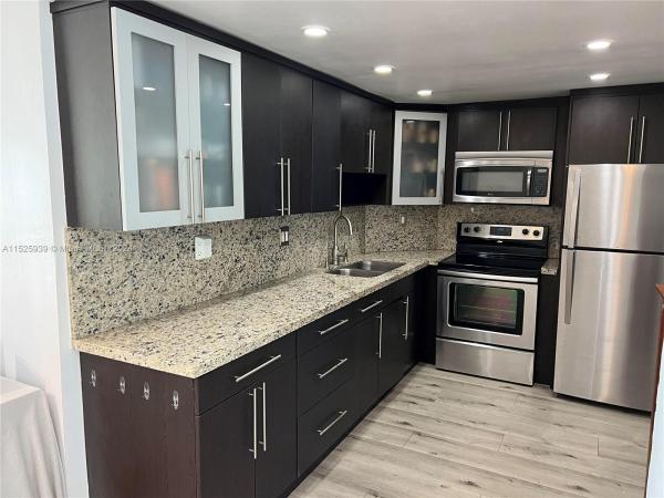 Arlen House Central, 300 Bayview Dr #614, Sunny Isles Beach, Florida 33160, image 3