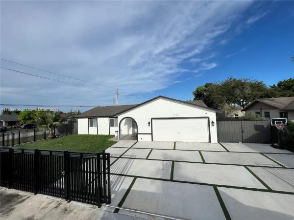 Meadow Wood Manor, 25601 SW 133rd Ct, Princeton, Florida 33032, image 3