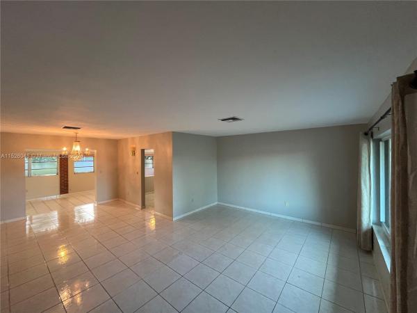 Heftler Homes, 4900 SW 102nd Ct, Kendall, Florida 33165, image 3