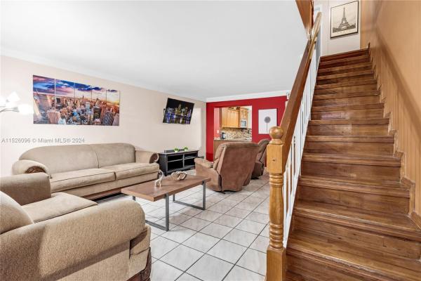 Hialeah Club Villas, 2174 W 60th St #17207, Hialeah, Florida 33016, image 1