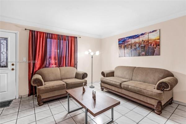 Hialeah Club Villas, 2174 W 60th St #17207, Hialeah, Florida 33016, image 2