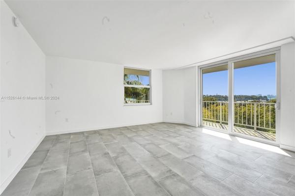 Stanton House, 6900 Bay Dr #4D, Miami Beach, Florida 33141, image 2
