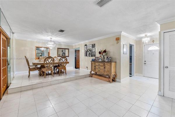 Scott Lake Manor, 1200 NW 180th Ter, Miami Gardens, Florida 33169, image 3