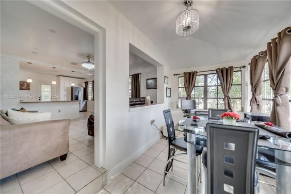 Washington Heights, 1010 S 24th Ter, Hollywood, Florida 33020, image 2