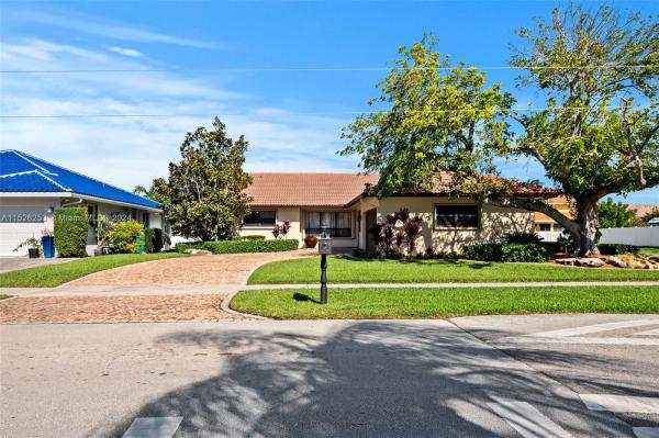 Town & Country Estates, 359 SE 7th St, Dania Beach, Florida 33004, image 1