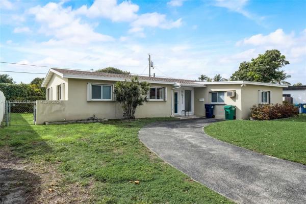 Darlington Manor, 9370 SW 57th Ter, Sunset, Florida 33173, image 3