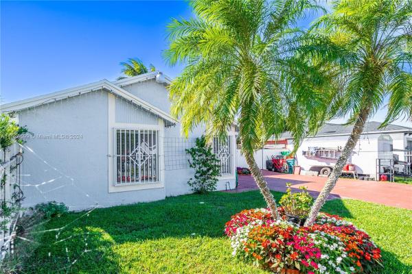 Oak Park, 12628 SW 211th St, Goulds, Florida 33177, image 2