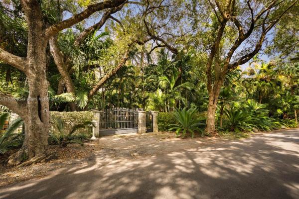 Biscayne Park Terrace, 3020 Seminole St, Miami, Florida 33133, image 2